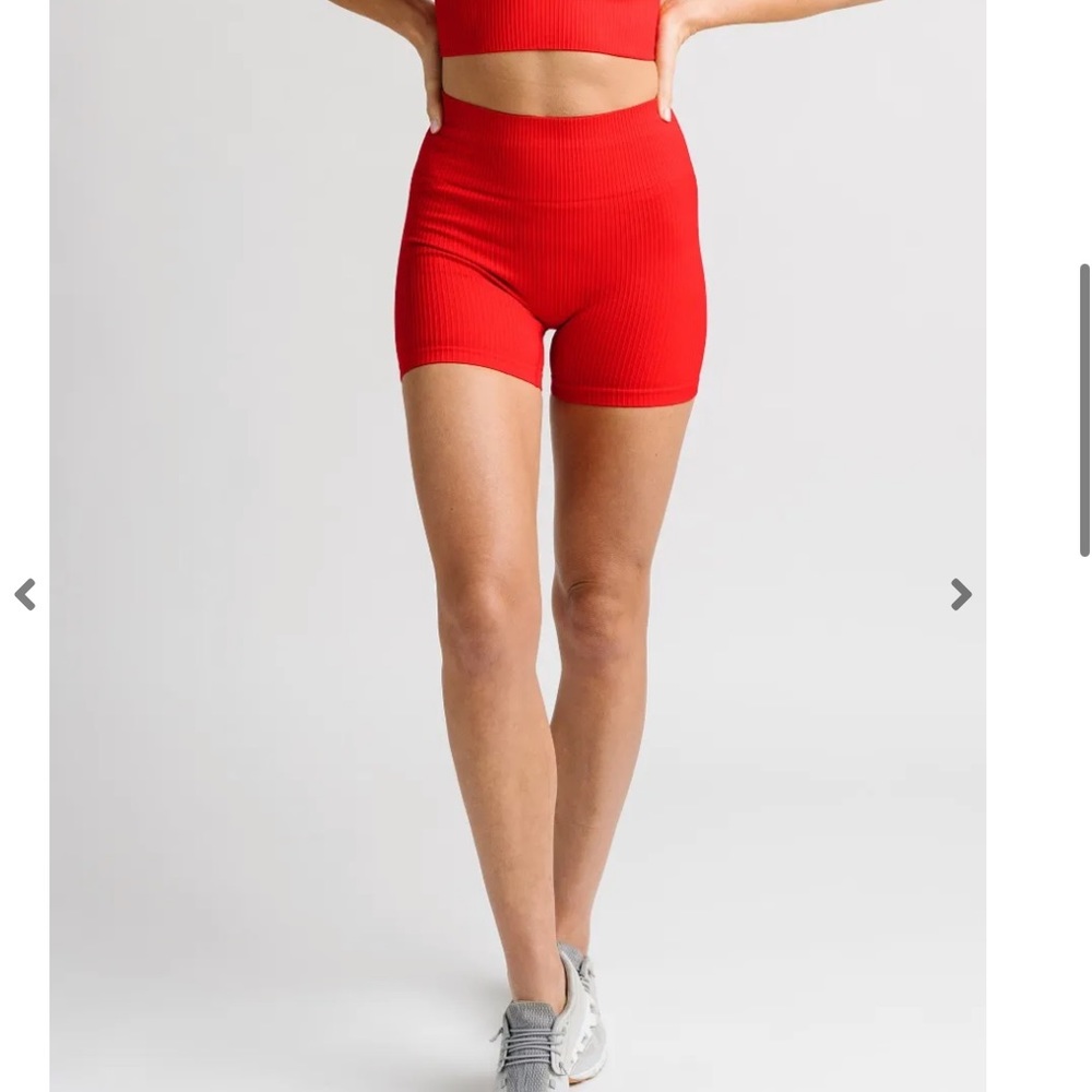 XYIA Active Cherry Reve seamless hustle short